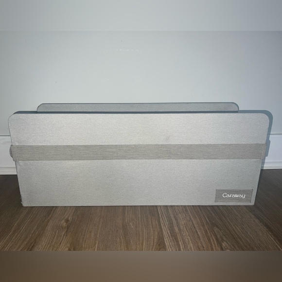Caraway Baking Pan Organizer Storage Kitchen Grey
Magnetic Closure Separtion - Picture 1 of 9